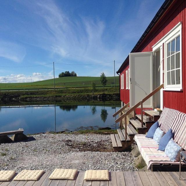 Saga, Et Unikt, Sjarmerende Badehotell Med Fa Rom, Sauna Og Badebrygge - Inderoy Straumen  Экстерьер фото