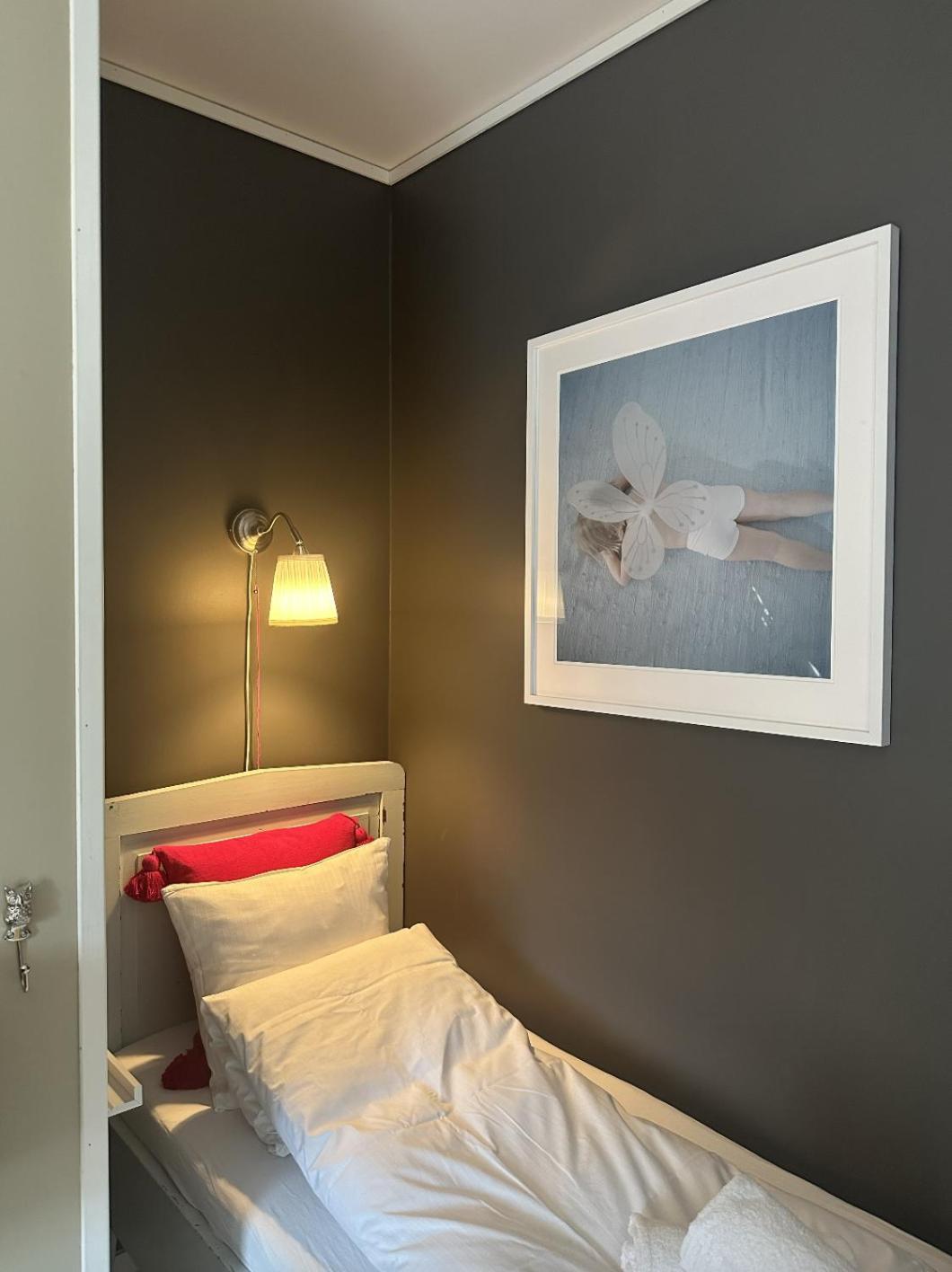 Saga, Et Unikt, Sjarmerende Badehotell Med Fa Rom, Sauna Og Badebrygge - Inderoy Straumen  Экстерьер фото